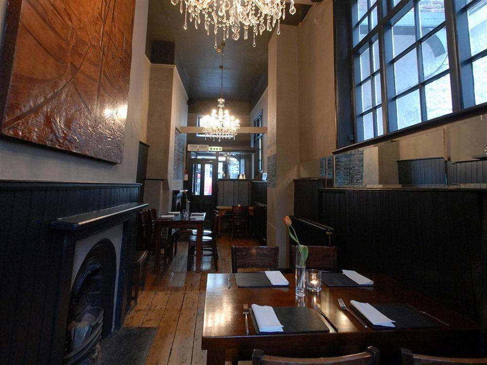 White Horse & Griffin Hotel Уитби Екстериор снимка