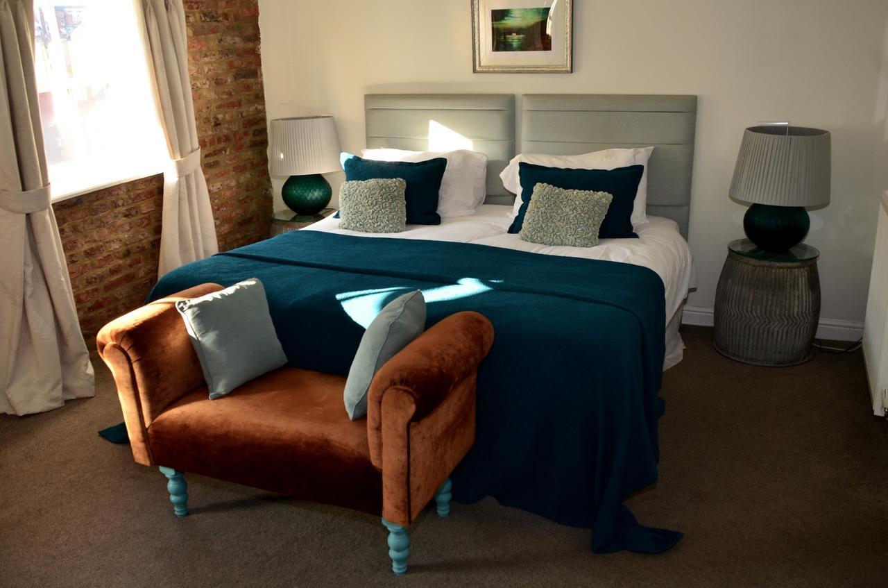 White Horse & Griffin Hotel Уитби Екстериор снимка