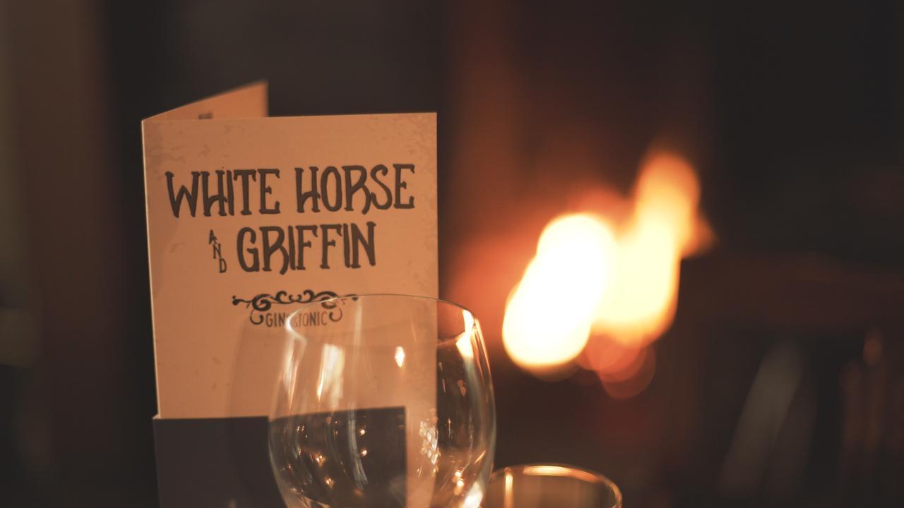 White Horse & Griffin Hotel Уитби Екстериор снимка