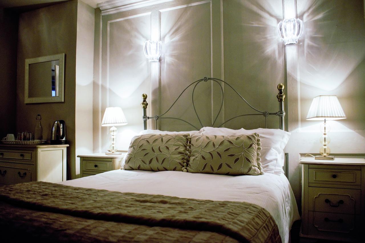 White Horse & Griffin Hotel Уитби Екстериор снимка