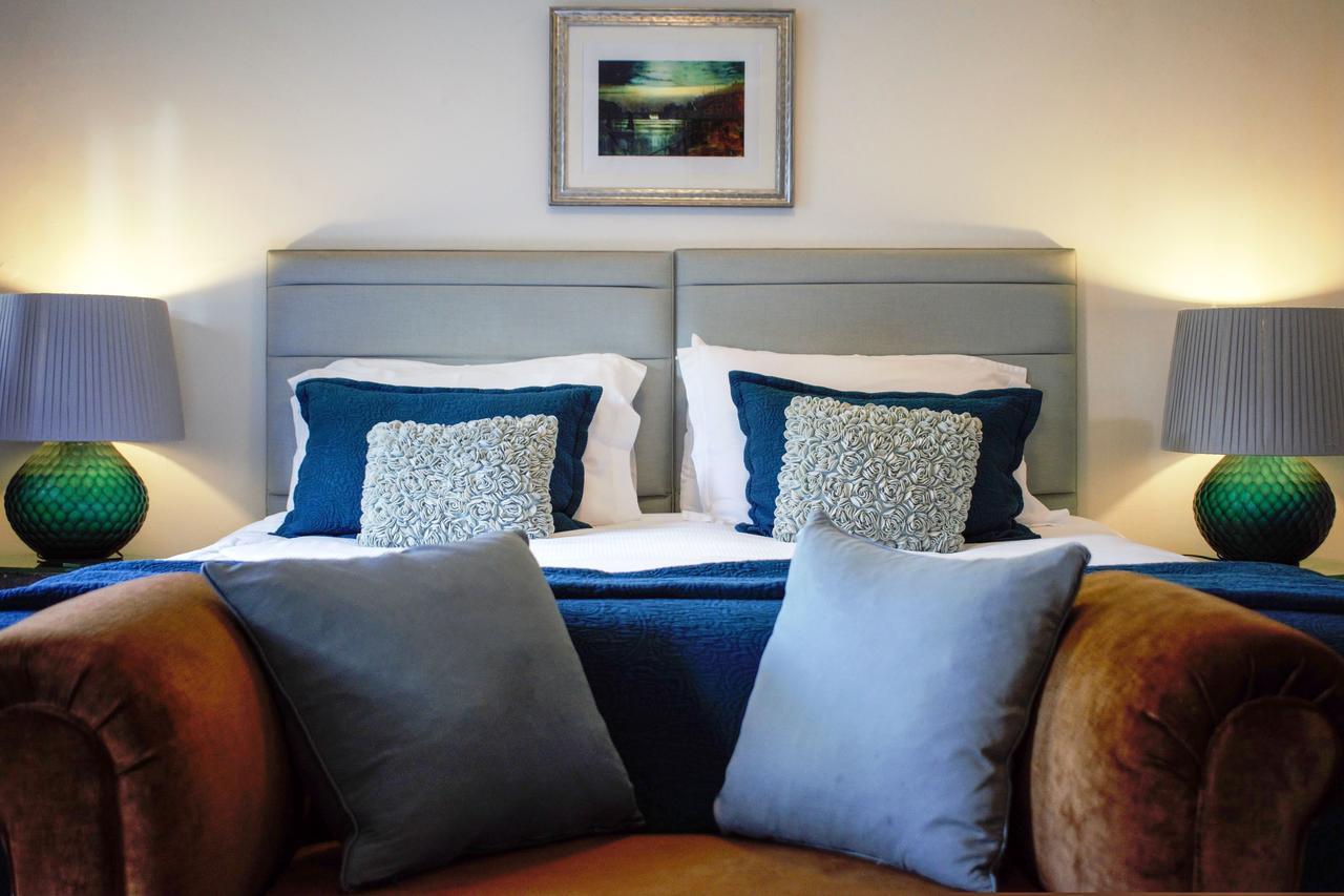 White Horse & Griffin Hotel Уитби Екстериор снимка