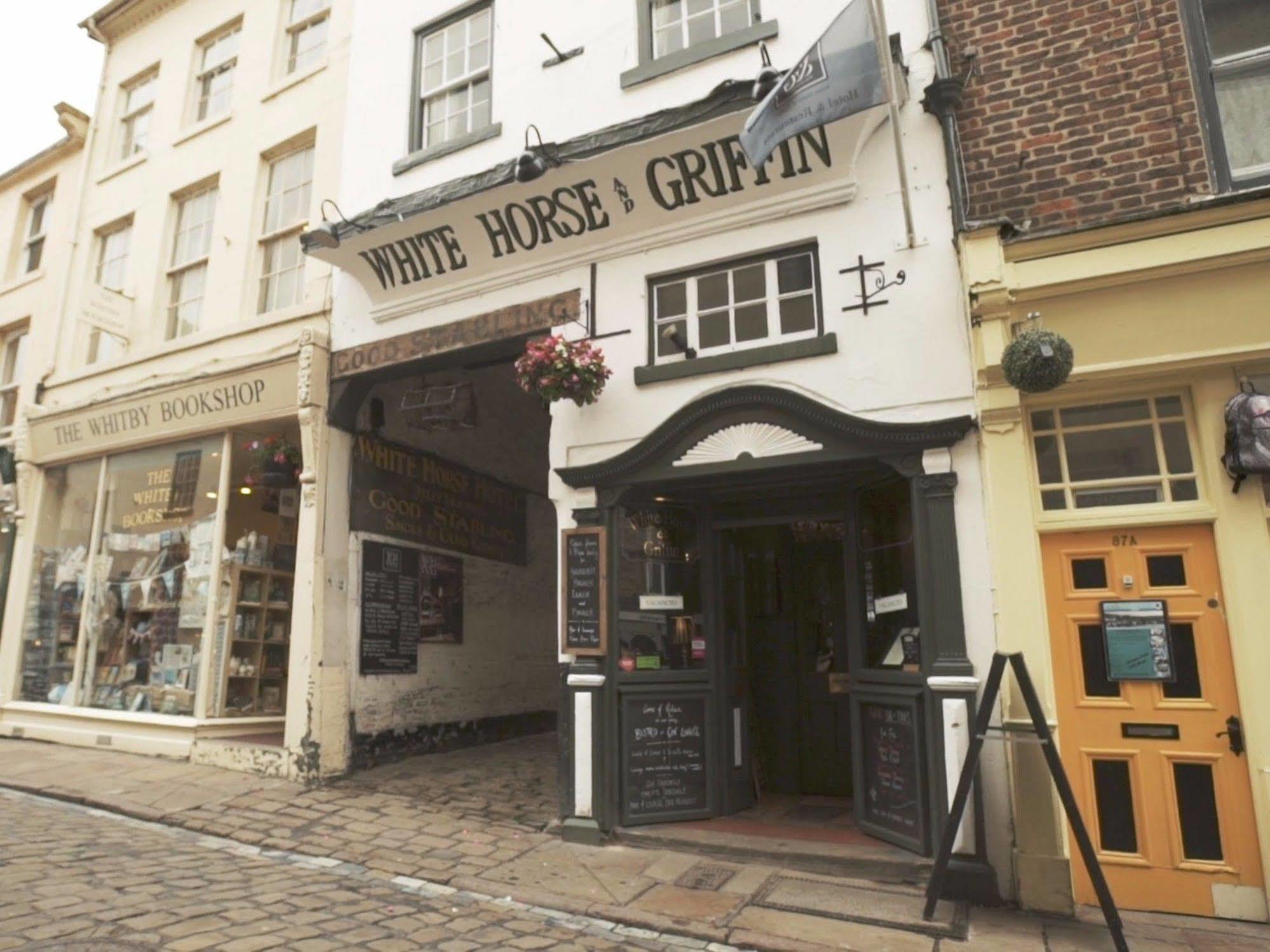 White Horse & Griffin Hotel Уитби Екстериор снимка